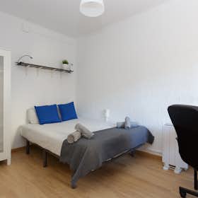 Private room for rent for €629 per month in L'Hospitalet de Llobregat, Carrer de Pareto