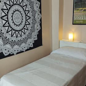 Private room for rent for €300 per month in Murcia, Ronda Norte