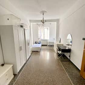 Stanza condivisa in affitto a 280 € al mese a Genoa, Via Venezia