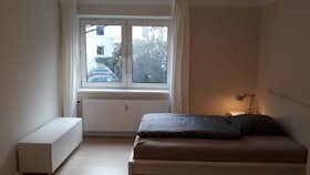Studio for rent for €1,345 per month in Hamburg, Maria-Louisen-Straße