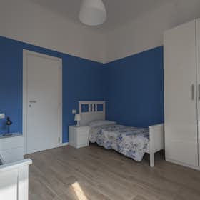 Shared room for rent for €270 per month in Sesto San Giovanni, Via Giovanna d'Arco