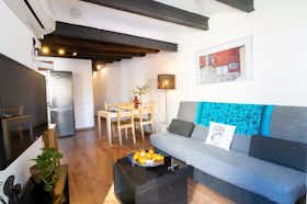 Apartment for rent for €1,900 per month in Barcelona, Carrer de l'Hospital