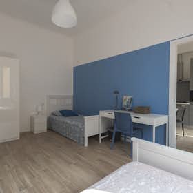 Shared room for rent for €370 per month in Sesto San Giovanni, Via Giovanna d'Arco