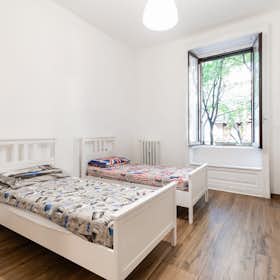 Shared room for rent for €500 per month in Milan, Viale Lombardia