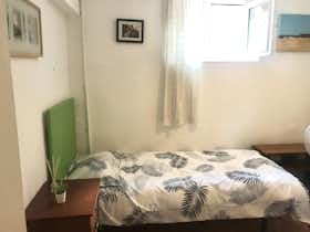 Private room for rent for €490 per month in Madrid, Avenida de los Toreros