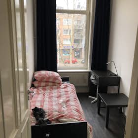 Private room for rent for €900 per month in Rotterdam, Henegouwerlaan