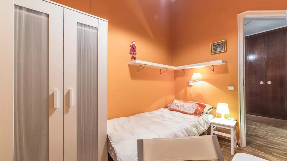 Calle Castellón, Valencia preview