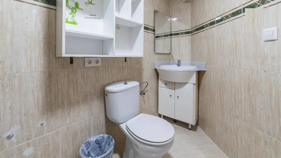 Private room in Calle Godofredo Ros, Valencia (783087) ROOM 4