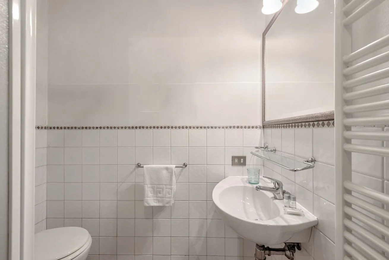 2-Bedroom Apartment in Via Monalda, Florence (784783) ROOM 4