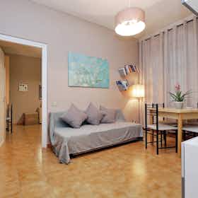 Appartement à louer pour 1 200 €/mois à Rome, Via Magliano Sabina
