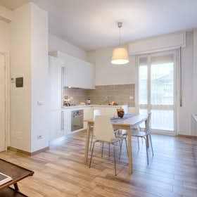 Apartment for rent for €1,320 per month in Florence, Via Vincenzo Bellini