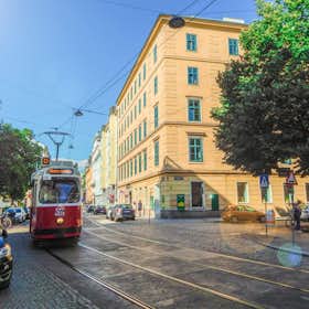 Delat rum att hyra för 310 € i månaden i Vienna, Porzellangasse