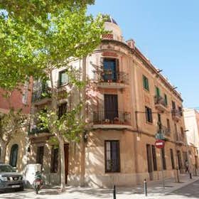 Lägenhet att hyra för 1 275 € i månaden i Barcelona, Carrer de Malats