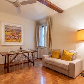 Apartment for rent for €1,950 per month in Florence, Via dei Macci
