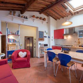 Apartment for rent for €1,450 per month in Florence, Via dell'Ariento