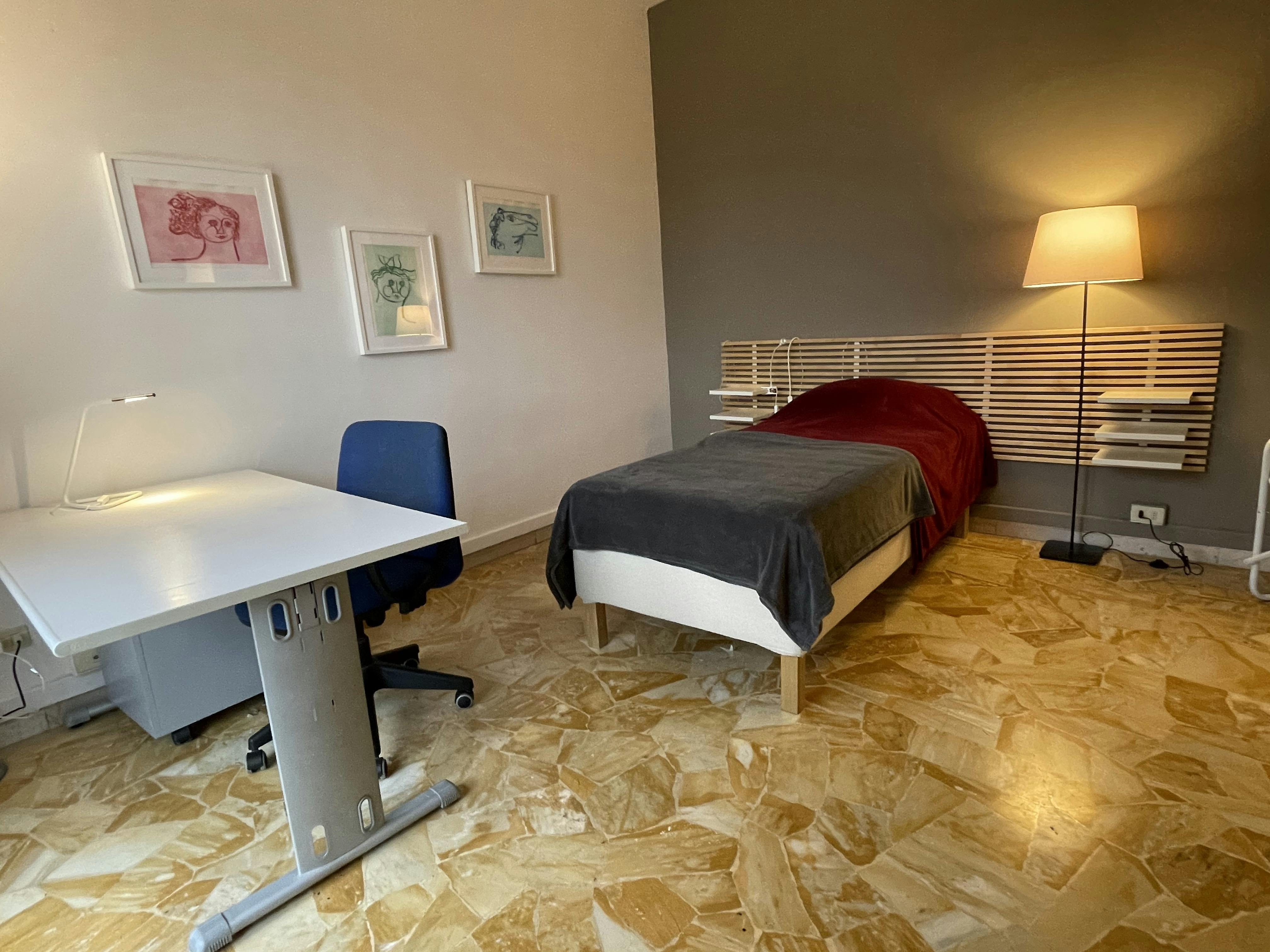 Private room for rent for €680 per month in Florence, Via Benedetto Marcello
