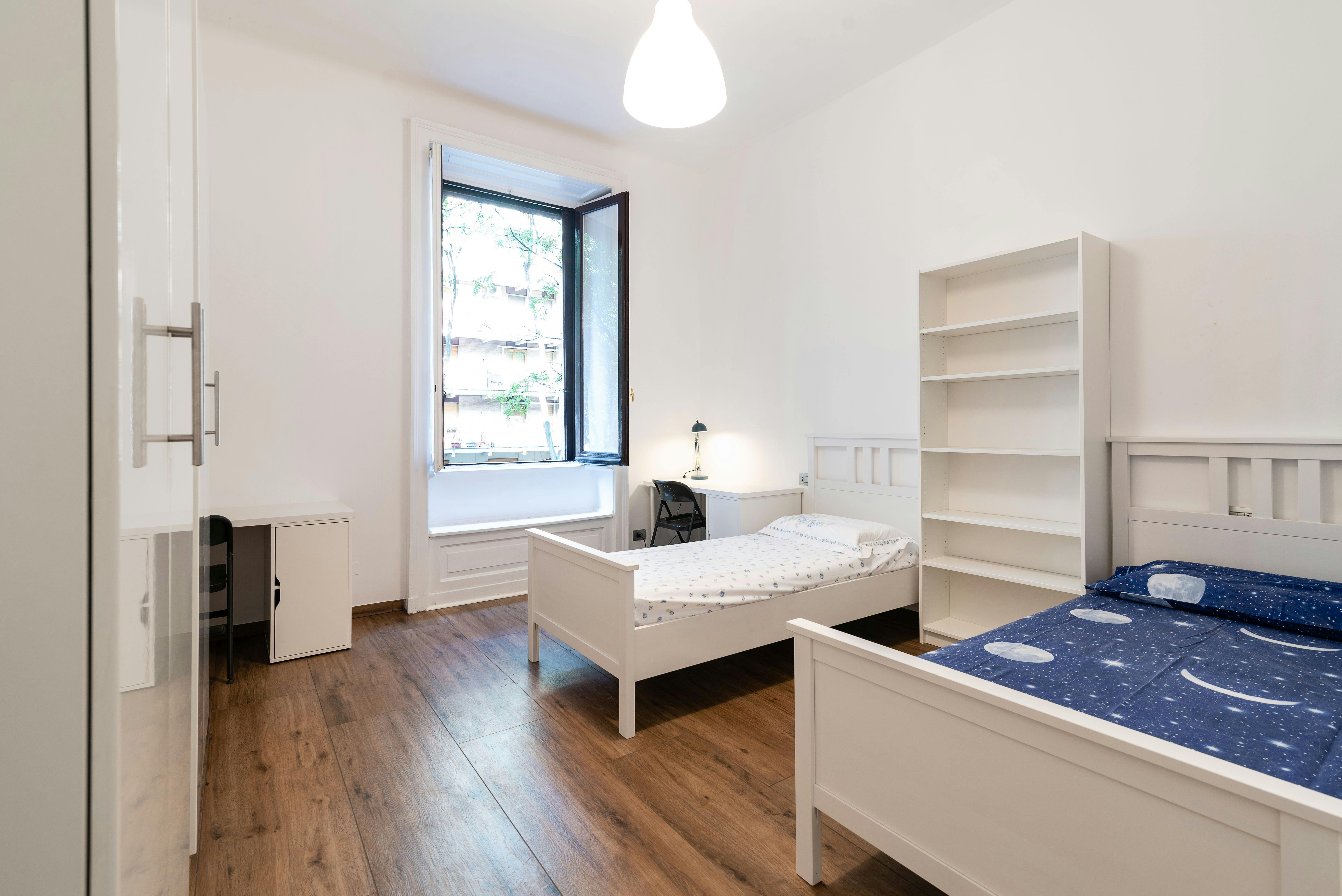 Double room Milan, 1 bed, 20m² — photo 1