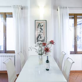 Apartment for rent for €1,400 per month in Florence, Via di San Niccolò