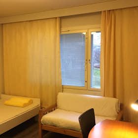 Private room for rent for €390 per month in Helsinki, Mellunmäki