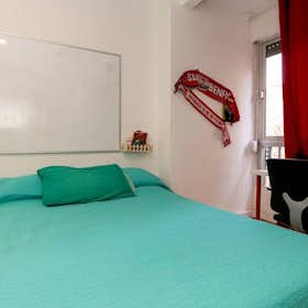 Private room for rent for €390 per month in Granada, Calle Luis Braille