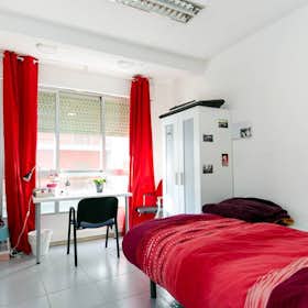 Private room for rent for €390 per month in Granada, Calle Luis Braille