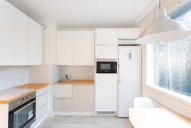 Habitación privada en alquiler por 545 € al mes en Helsinki, Keinutie