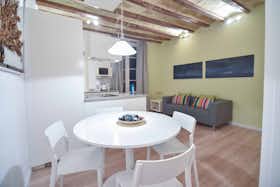 Wohnung zu mieten für 1.600 € pro Monat in Barcelona, Carrer dels Corders