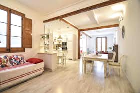 公寓 正在以 €1,600 的月租出租，其位于 Barcelona, Carrer de les Moles