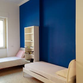 Shared room for rent for €510 per month in Milan, Via Pietro da Cortona