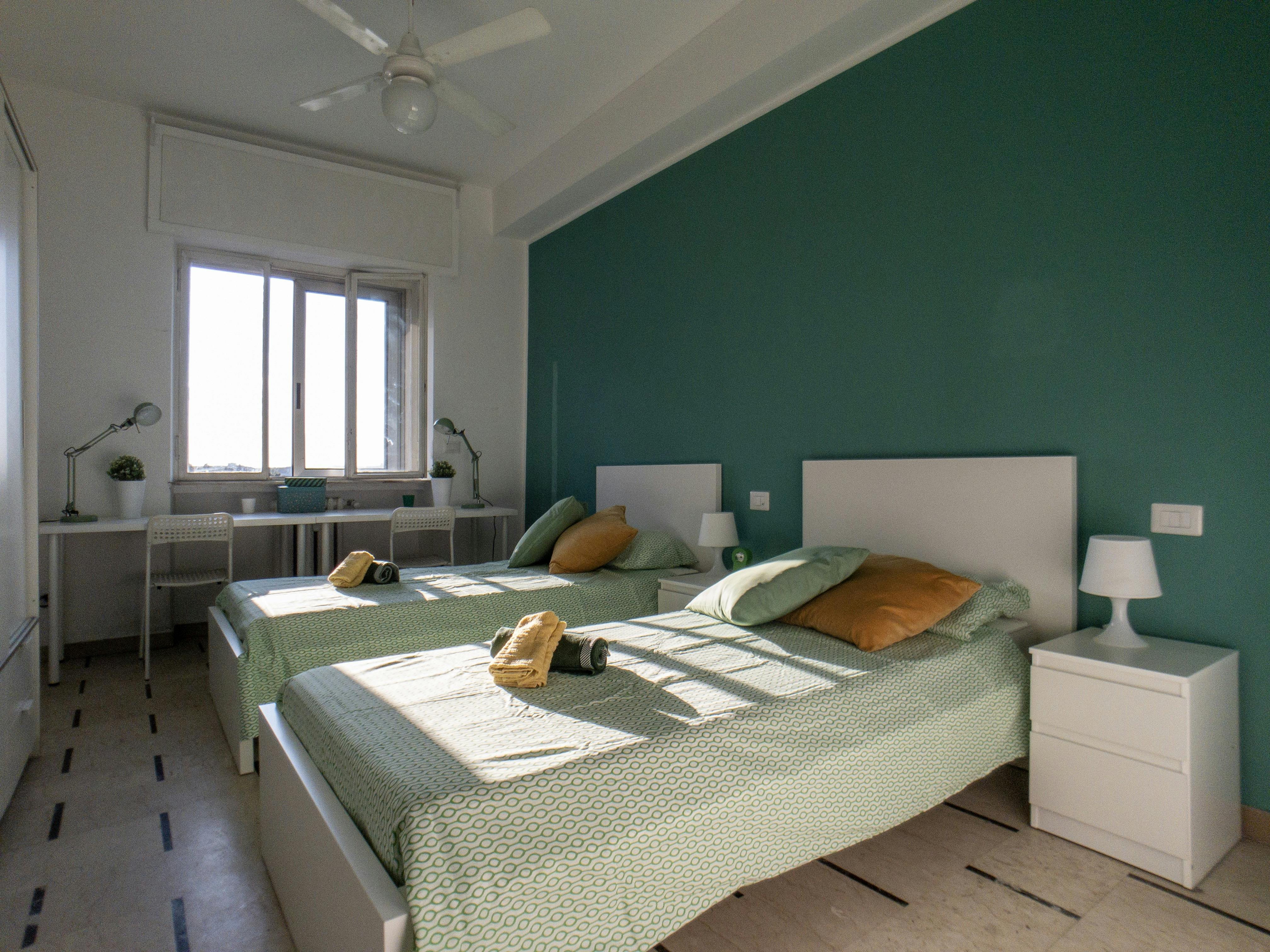 Shared room for rent for €330 per month in Sesto San Giovanni, Via Francesco Baracca
