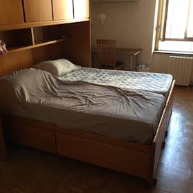 Private room for rent for €550 per month in Milan, Via Enrico Cialdini