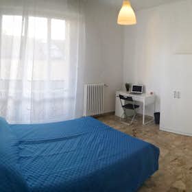 Private room for rent for €730 per month in Florence, Via Francesco Baracca