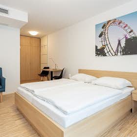 Apartment for rent for €2,959 per month in Vienna, Schmalzhofgasse
