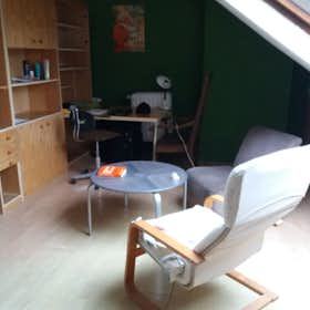 Studio para alugar por € 520 por mês em Forest, Avenue Saint-Augustin