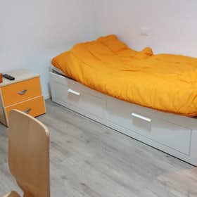 Private room for rent for €895 per month in Milan, Via Zurigo