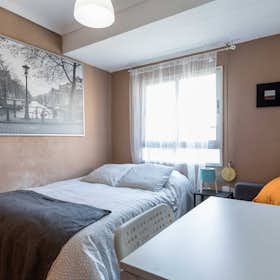 Private room for rent for €325 per month in Valencia, Calle Godofredo Ros
