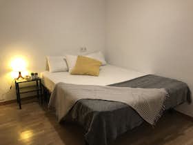 Private room for rent for €630 per month in Barcelona, Carrer de Viladomat