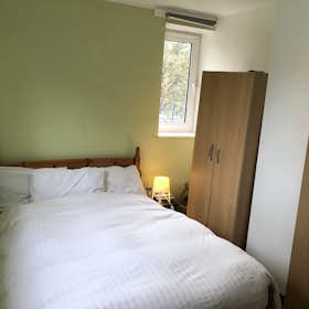 Private room for rent for £900 per month in London, Camilla Road