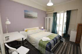 Отдельная комната сдается в аренду за 400 € в месяц в Výronas, Aryvvou