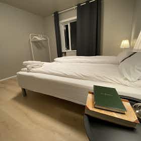 私人房间 正在以 ISK 129,999 的月租出租，其位于 Reykjavík, Bústaðavegur