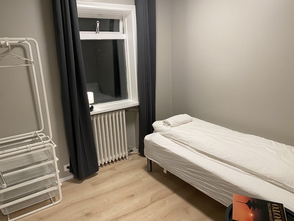 Cameră privată de închiriat pentru 876 EUR pe lună în Reykjavík, Bústaðavegur