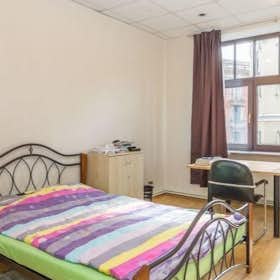 Habitación privada en alquiler por 300 € al mes en Riga, Marijas iela