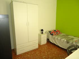 Private room for rent for €260 per month in Córdoba, Calle Alcalde Sanz Noguer