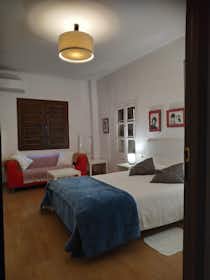 Appartement te huur voor € 700 per maand in Granada, Cuesta del Chapiz