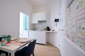Monolocale in affitto a 950 € al mese a Etterbeek, Rue Champ du Roi