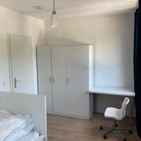 私人房间 for rent for €720 per month in Hamburg, Kieler Straße