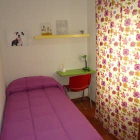 Private room for rent for €195 per month in Córdoba, Calle Damasco