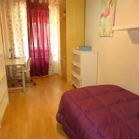 Private room for rent for €255 per month in Córdoba, Calle Damasco