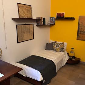 Privé kamer te huur voor € 670 per maand in Milan, Via Leopoldo Sabbatini