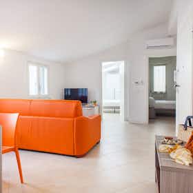 公寓 正在以 €1,400 的月租出租，其位于 Verona, Via 20 Settembre